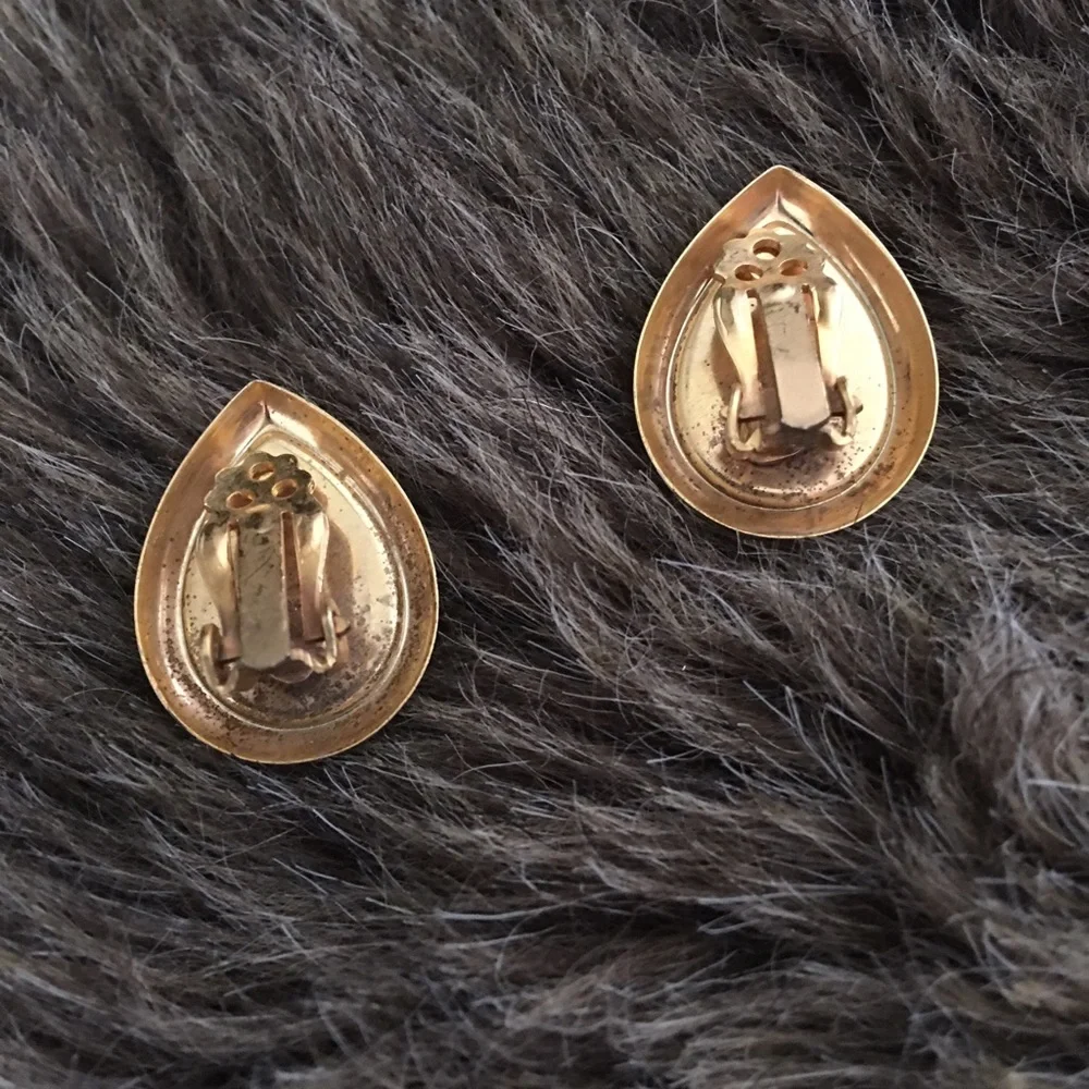 Vintage clear faceted crystal tear drop earrings